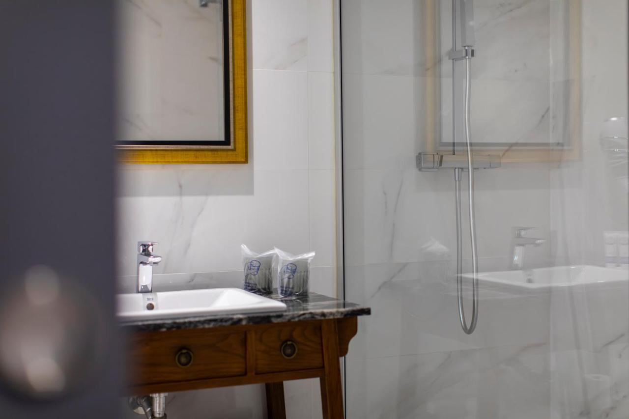 Hotel Javier Montero รีบาเดโอ ภายนอก รูปภาพ