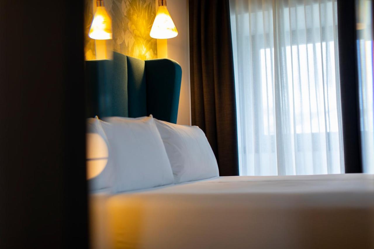 Hotel Javier Montero รีบาเดโอ ภายนอก รูปภาพ