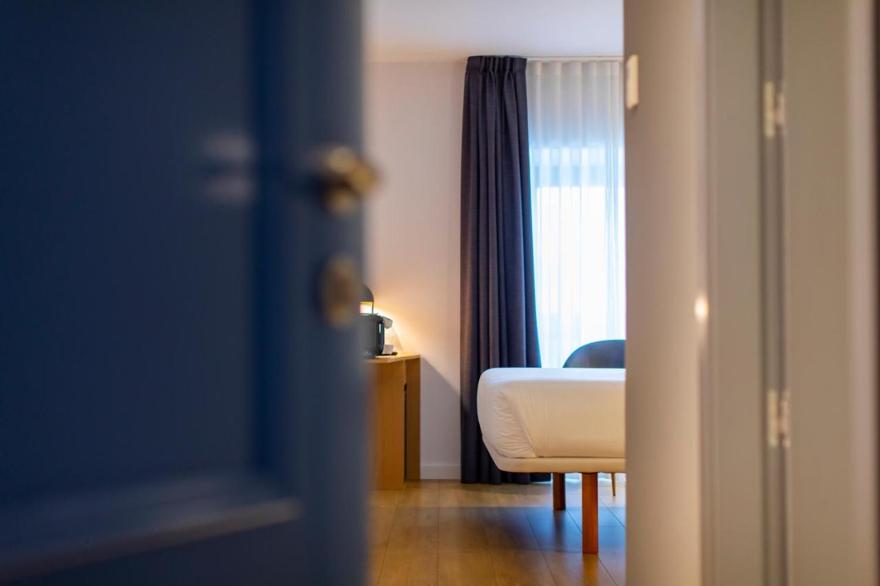 Hotel Javier Montero รีบาเดโอ ภายนอก รูปภาพ