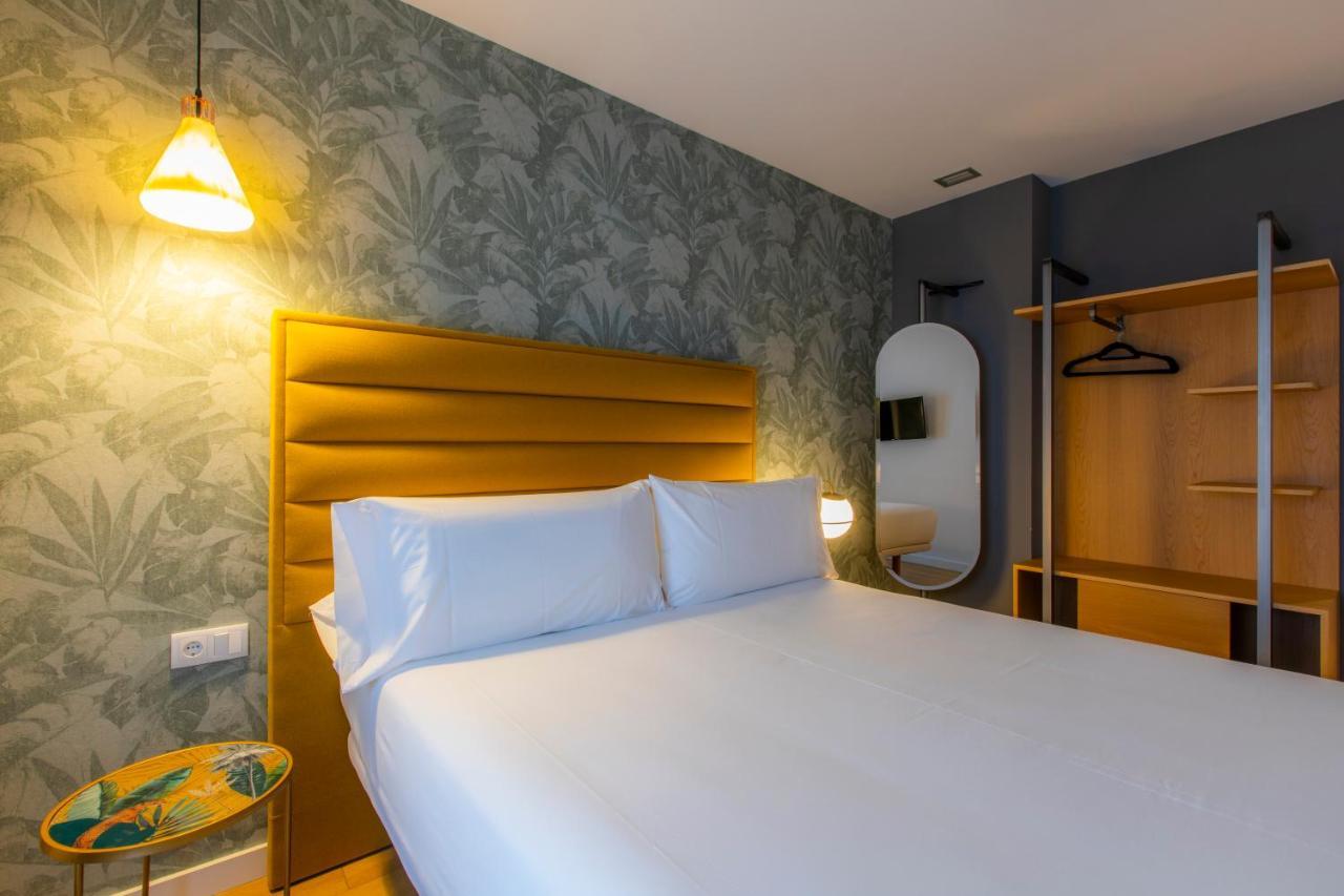 Hotel Javier Montero รีบาเดโอ ภายนอก รูปภาพ