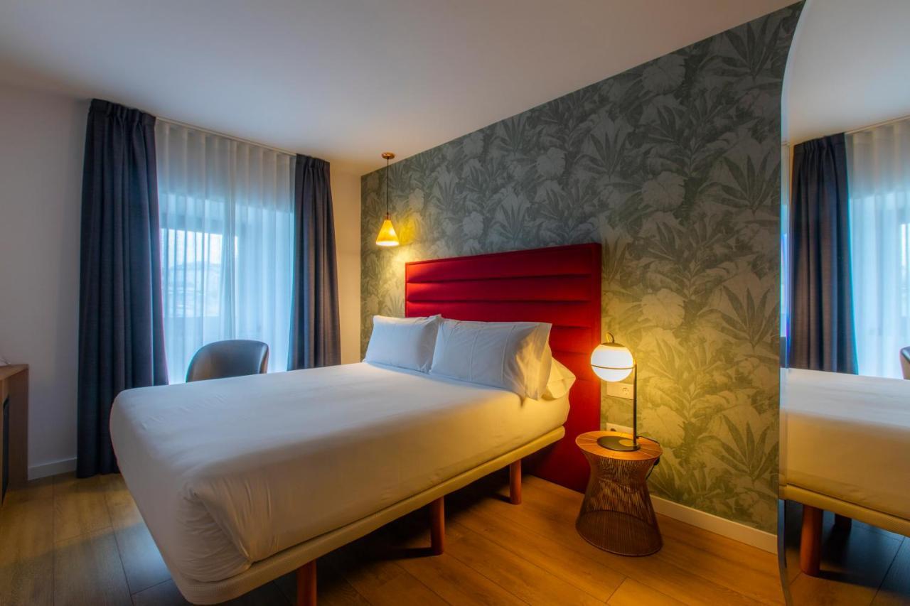 Hotel Javier Montero รีบาเดโอ ภายนอก รูปภาพ