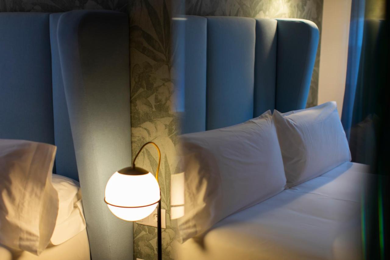 Hotel Javier Montero รีบาเดโอ ภายนอก รูปภาพ