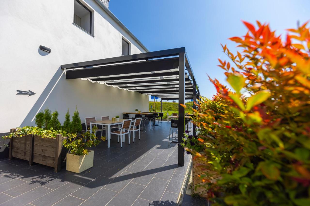 Hotel Javier Montero รีบาเดโอ ภายนอก รูปภาพ